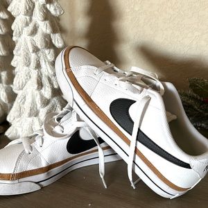Men’s Nike Court Legacy